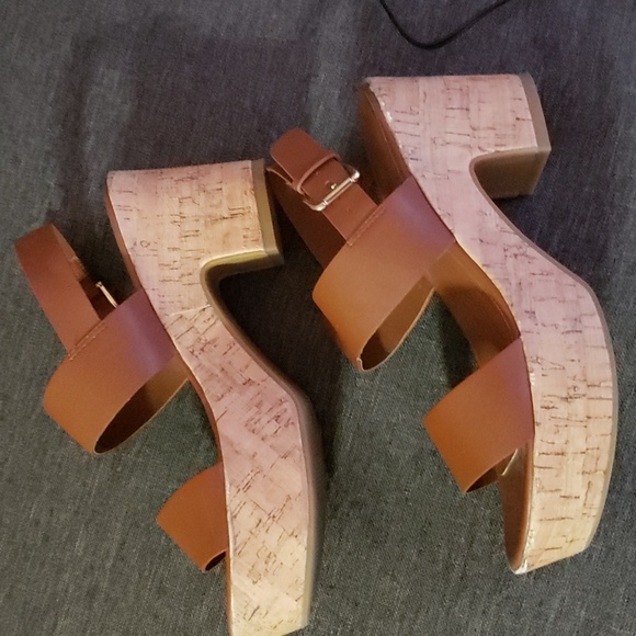 A New Day Tan Sandal 👡 - Picture 3 of 4